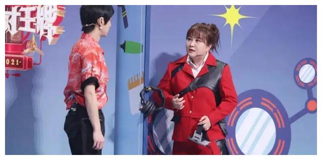 众女演员争夺综艺节目人气话题，为何吃香的还是杨颖和贾玲
