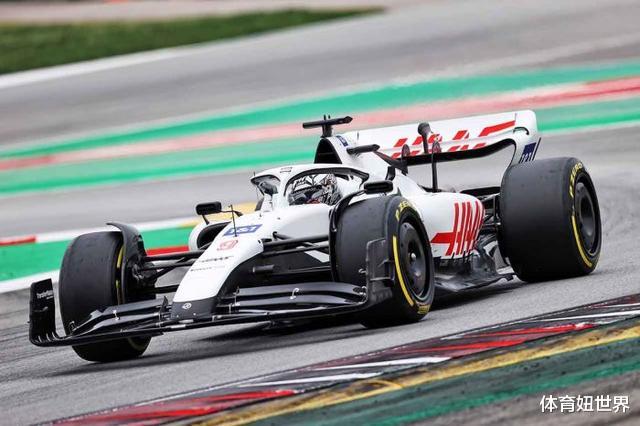|F1测试赛第3天，奔驰红牛两强发威，半数车队遇麻烦，周冠宇冲出跑道