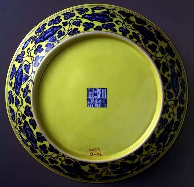 翡翠|为什么官窑黄釉青花瓷器都很珍贵