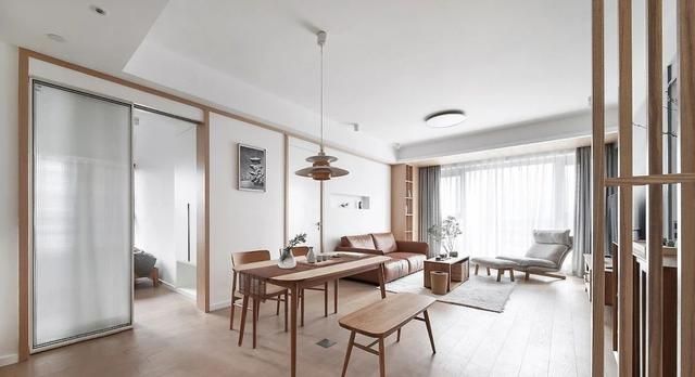 湖北：90后小姐姐的极简生活走红，100平新房装成原木风，太治愈