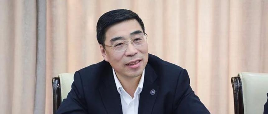 20年大学校长夏建国“双开”，包养情妇敛财2257万，下场罪有应得