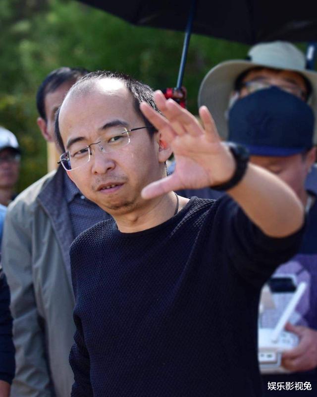 嫣语赋|巨兴茂：丑得奇特出名，赚到亿万身家，胡歌还“借鉴”他的息影