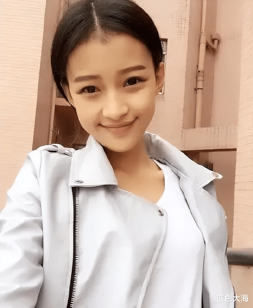 |这样的身材曲线简直在我心巴上跳舞!孙怡我真的夸累了,是时髦精