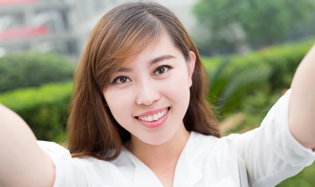 70岁老人娶58岁阿姨,5年后给了她100万养老,可他们从此不再安宁