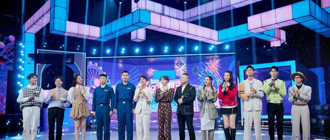 何炅|《快乐大本营》没了，快乐家族只剩何炅一人，改版后节目口碑如何