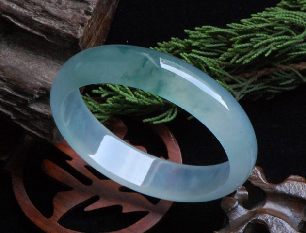 翡翠|对翡翠的价格不要过于计较，影响它们价值的因素，是多种多样的