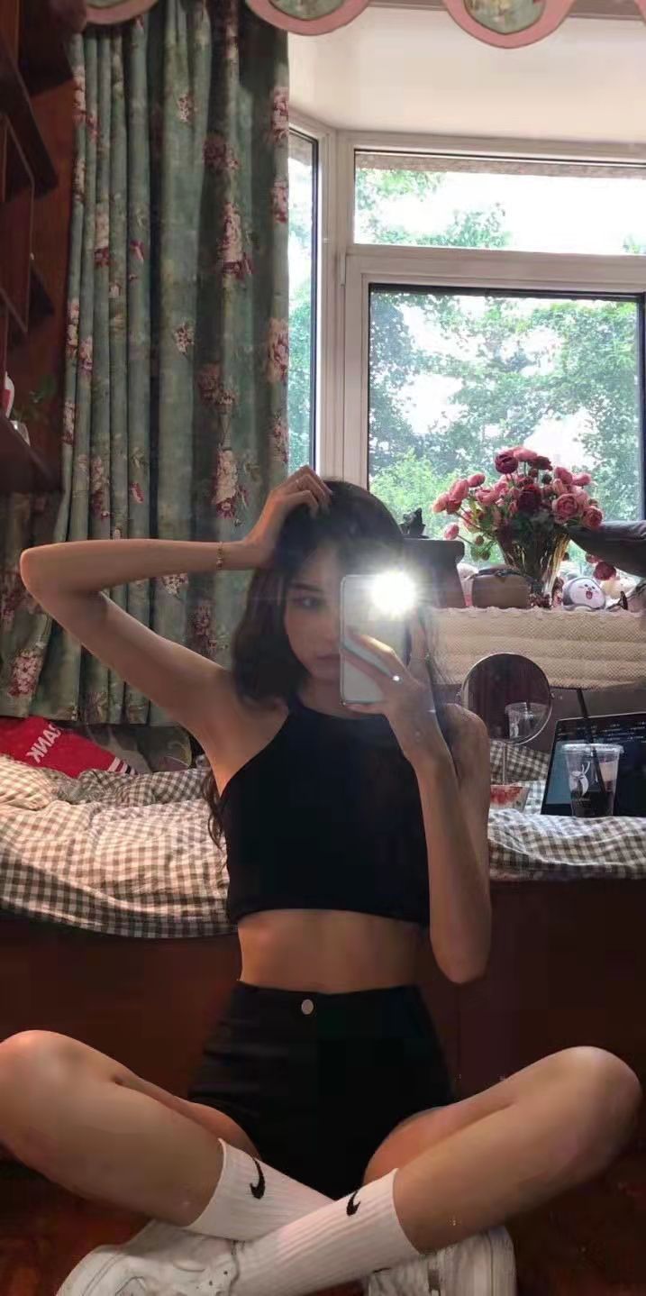 各种风格的全面屏壁纸分享，任何人不用我都会伤心的。