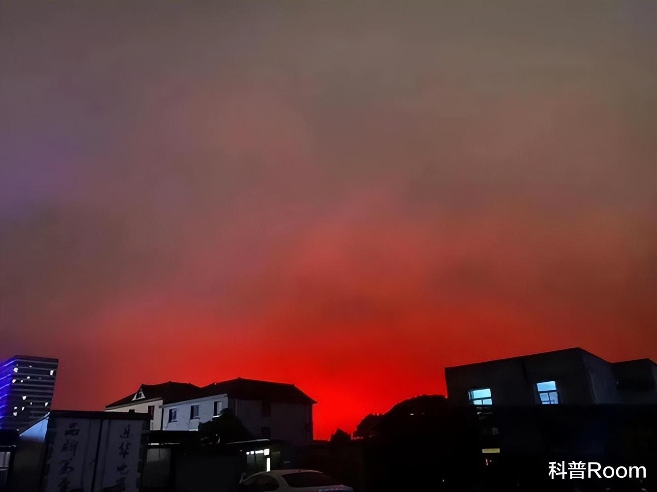 美国惊现绿色天空!曾有时空旅人警告今年将有绿色天空!成真了?
