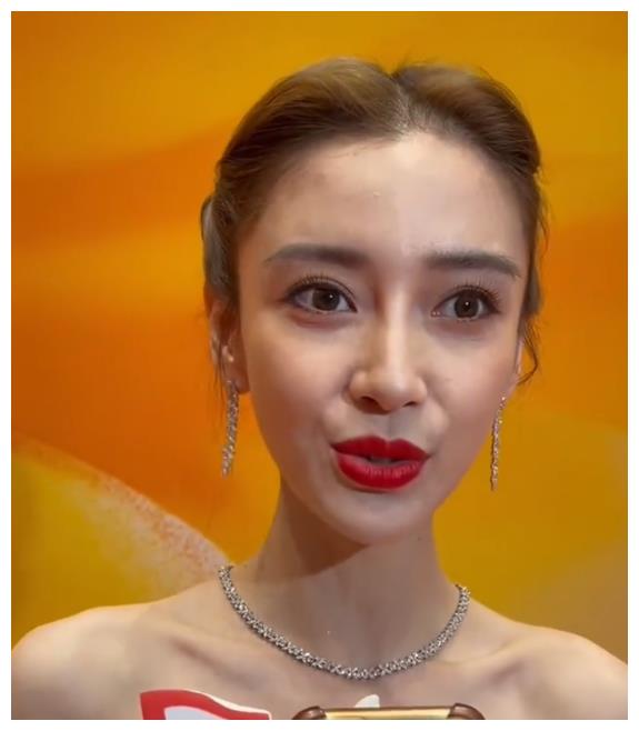 金鸡奖幕后：8位女星真实样貌曝光，高圆圆老态明显，杨颖痘痘肌