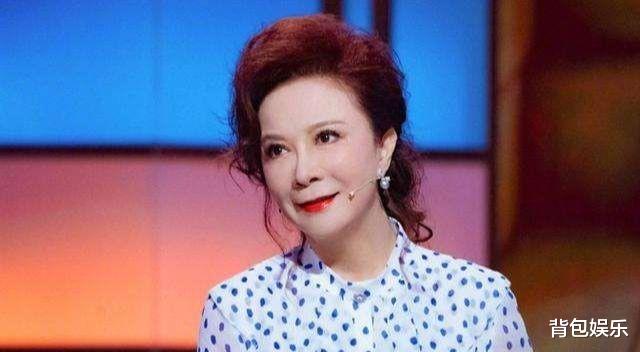 春晚|主持人：你参加26次春晚，最疯狂的是什么？蔡明：俩月没吃1粒米