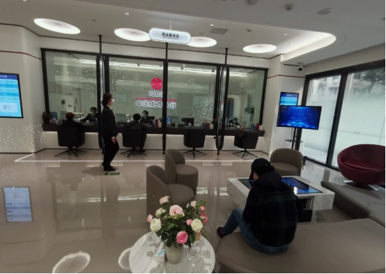 银行多给客户18万,过了四年才查出来,法院判决让人不敢相信