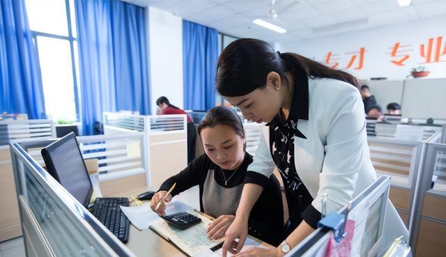 求职|“趋于饱和”的4个热门专业，不过是表面风光，实际找工作很困难