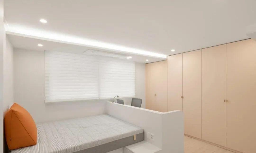 小年轻都爱“穷装风”,看着简陋其实暗藏玄机,多处组合柜超实用