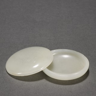 和田玉籽料|清代 和田玉籽料刻诗文盖盒