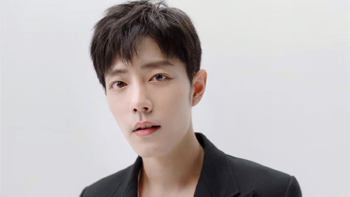 肖战|肖战开启“商务模式”，不鸣则已一鸣惊人，又带着品牌坐“火箭”