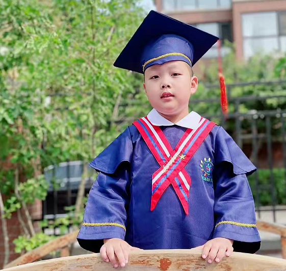 祁隆|43岁男星被疑离婚！过生日谈家人崩溃痛哭，妻子火速发声否认出轨