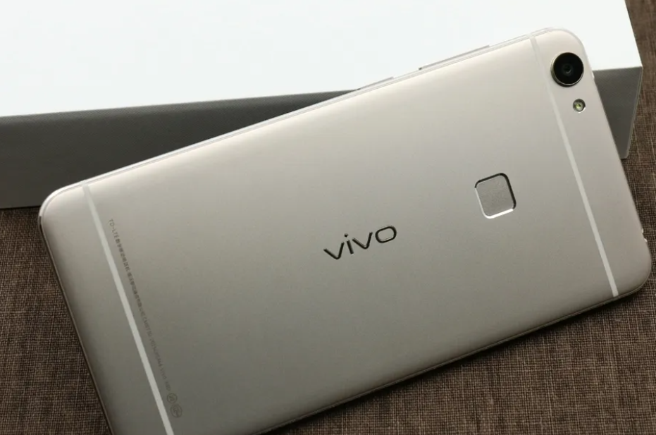 CPU|当手机的CPU和内存在处理数据时，存储空间太小，仍然会导致卡滞