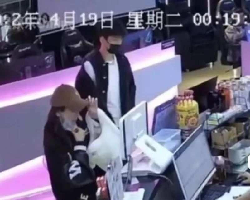 带货|韩红带飞?王一博？大嘴女星再当三？baby林一曝恋情？跳操男星将带货？