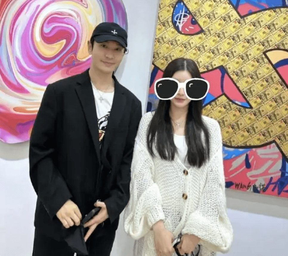 黄晓明|恋情实锤?叶珂大胆示爱黄晓明,将“M”纹在身上