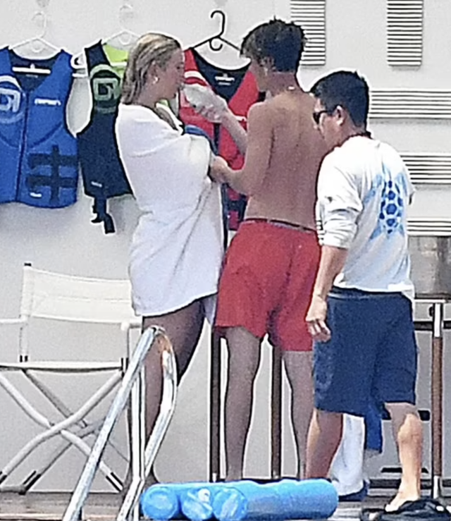 克鲁兹|贝克汉姆小儿子克鲁兹新女友首次同游，颜值引热议！