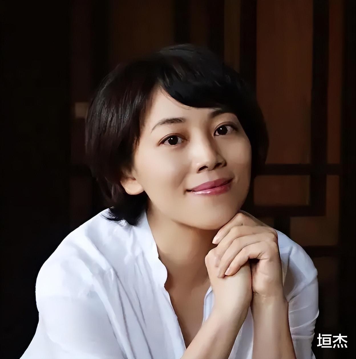 劳春燕|劳春燕：婚后和丈夫分居16年，孕期还在主持节目，她过得幸福吗？