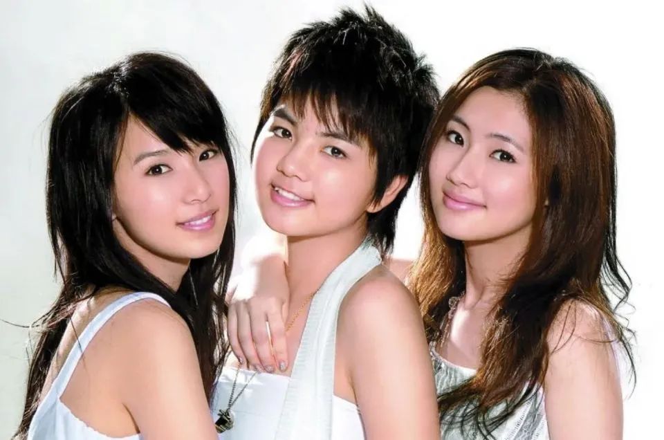 Selina|华晨宇新恋情曝光后,她也高调公开!网友:这次一定要幸福!