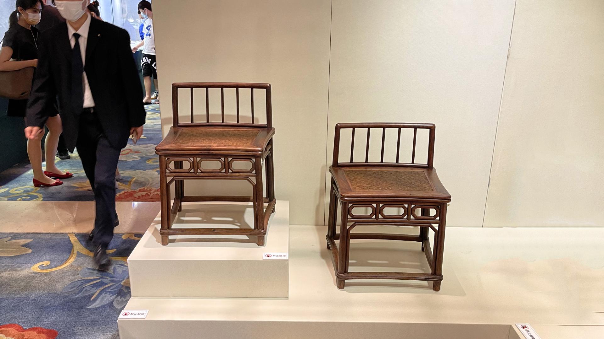 论语|前窄后宽扇面式，清黄花梨矮梳背椅仿竹器