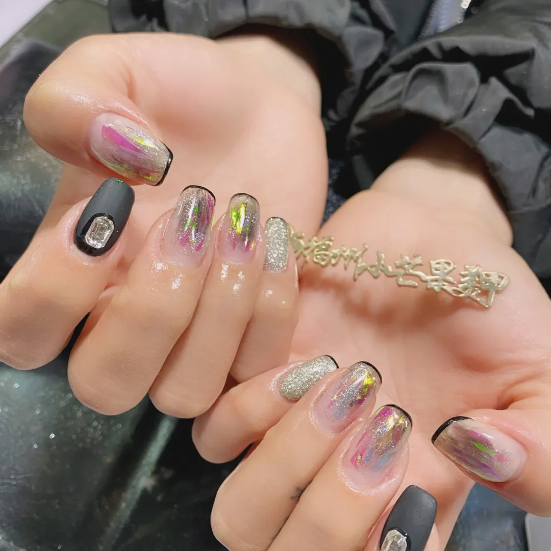 李冰冰 适合黄黑肤色姐妹的显白新年款美甲~