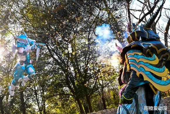 |假面骑士礼拜四：狩崎要变身帝蒙斯了，雷霆礼拜四即将登场