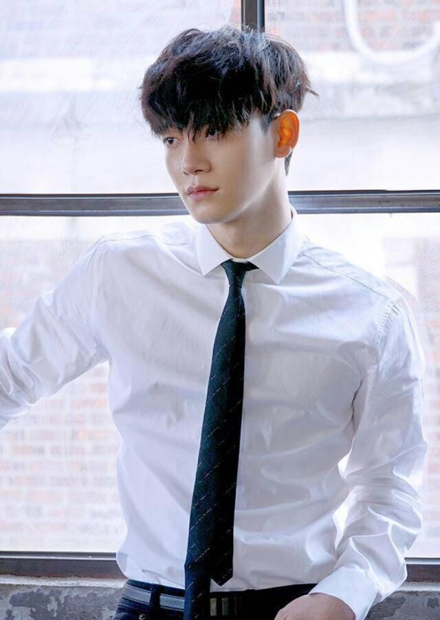 金钟大|EXO金钟大出席SM演唱会的话，粉丝直言这是厕所time，要关应援棒