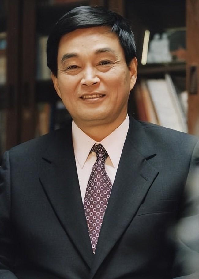 主持人|上海金牌主持叶蓉：低调复出后越发优雅端庄，女儿已经11岁