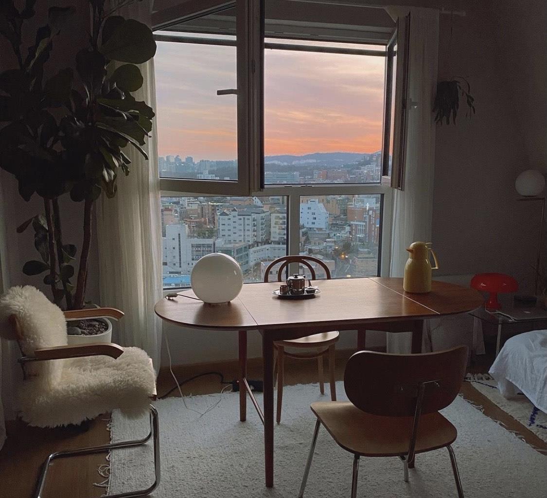 韩国精致小二层，芝麻大空间布置得温暖治愈，一个人依旧不愿将就