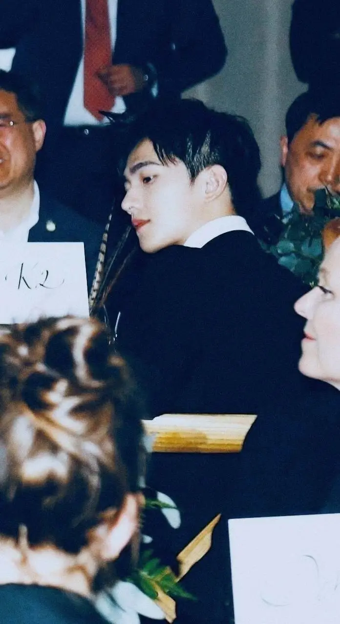 林满江|杨洋手机壁纸 | 就想争口气,给大家看,给关注我的人看。--杨洋