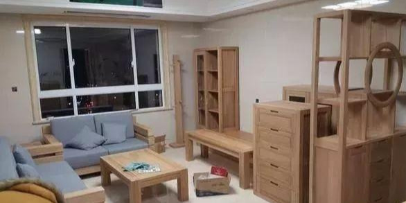 女儿在朋友圈晒木工父亲给打的全屋家具,网友们都看泪奔了