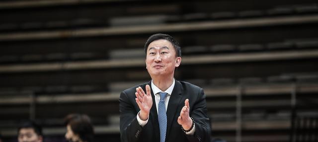 广东|广东昔日夺冠功臣清空更衣柜，离别时无人问津，现身北京野球场