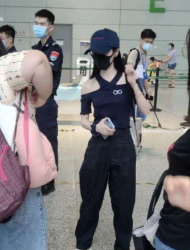 Angelababy|11位女星身材，杨颖苗条，鞠婧祎娇小