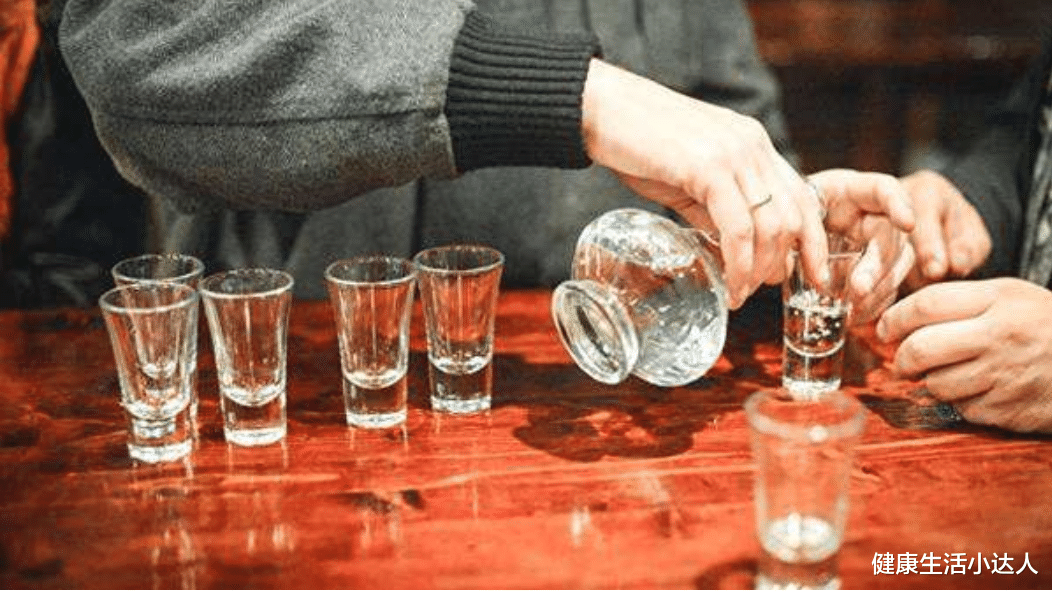 肝脏|身体的7个异常表现，十有八九是肝损伤了，抓紧调养肝脏