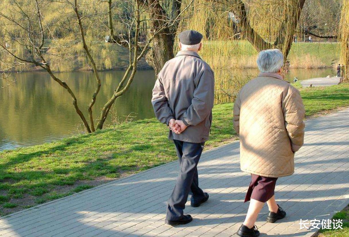 美容 走路坚持的人后来如何？专家建议：健康的走路，4点很重要