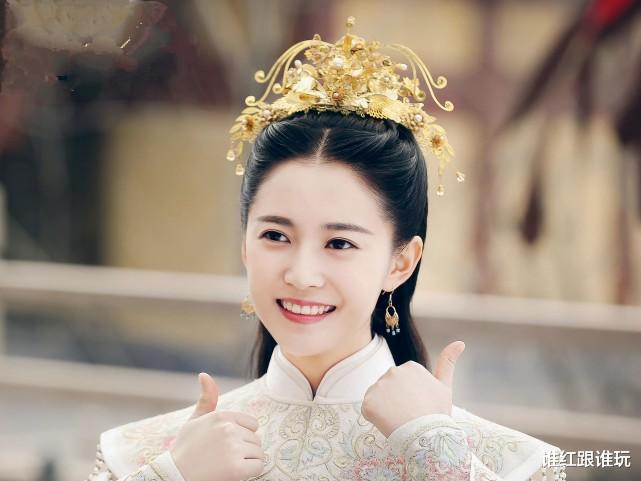 李易峰|《镜双城》开播，34岁李易峰依旧古装美男，陈钰琪或许这次能火！