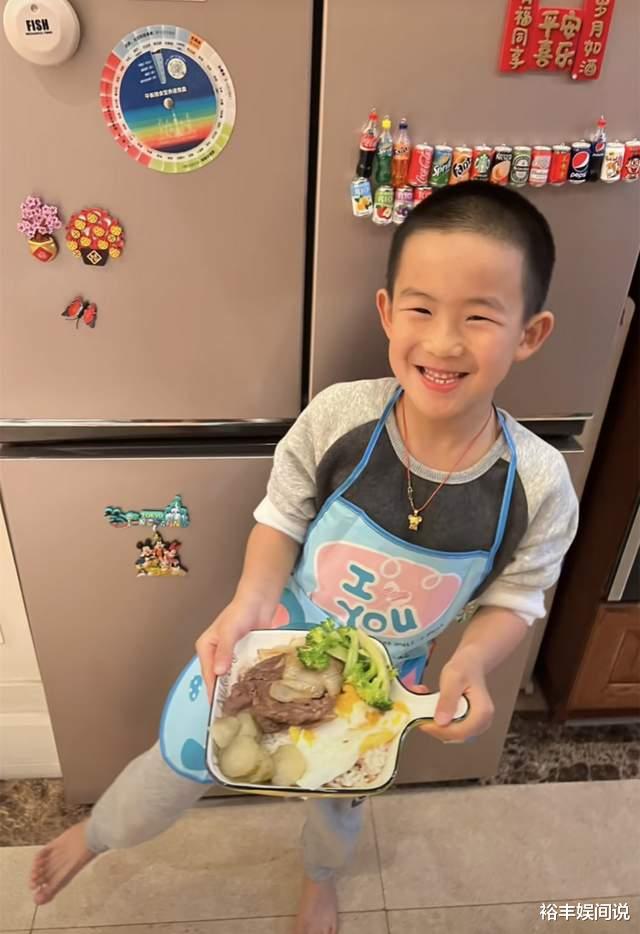 高曙光|高曙光与富婆妻子庆结婚七周年!同框画面好温馨,相差17岁无代沟