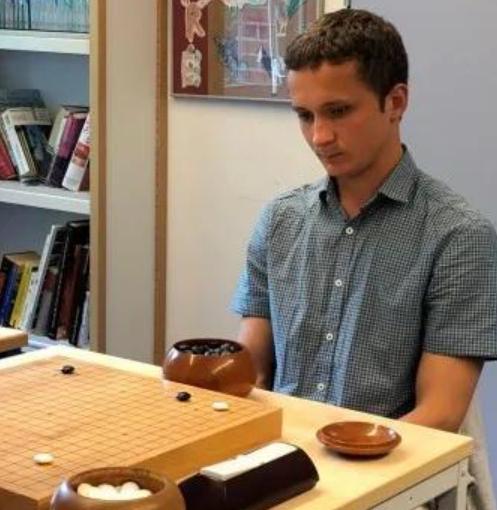 欧洲|欧洲主将阿特姆连胜3名中国棋手！