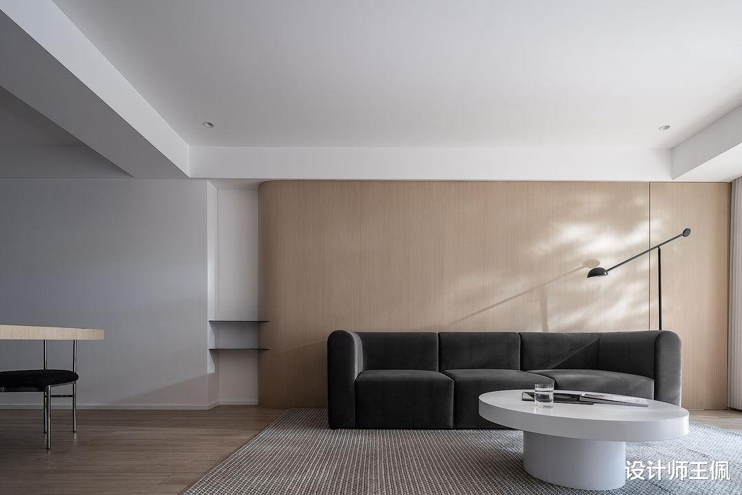 日式极简风让老房实现变身，享受超强采光，还有宽敞阅读区