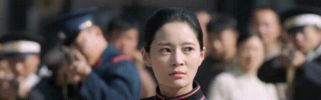 |王媛可展示马上功夫那一刻，就知道她不简单，女演员想成功不容易