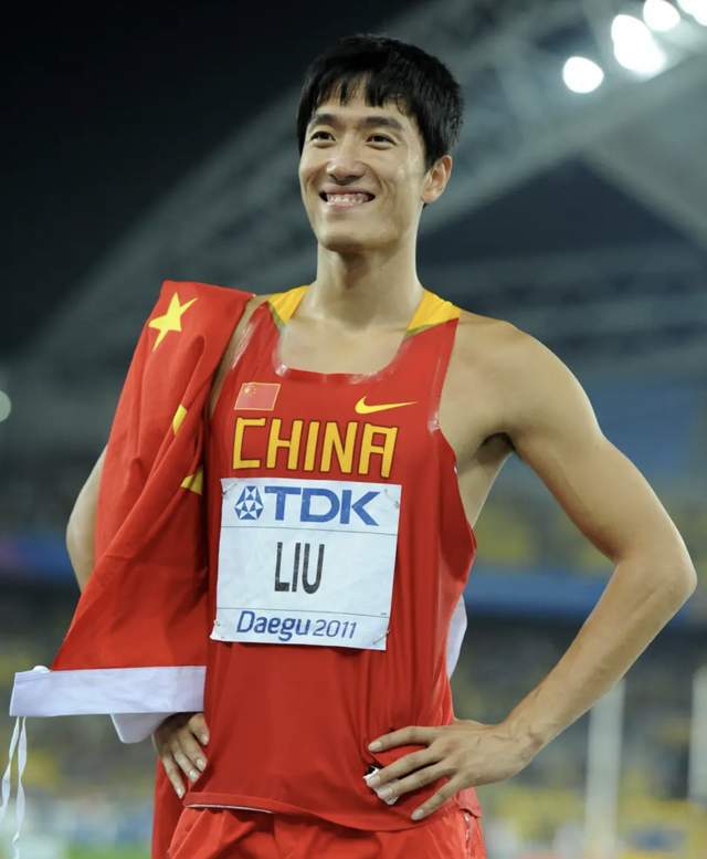 刘翔|39岁刘翔近照曝光，身材发福认不出，满脸幸福肥