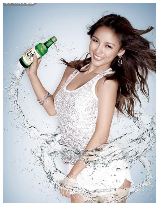 疯狂|突然明白美女明星出门为啥要专人保护,真有人会做出奇葩的事情来