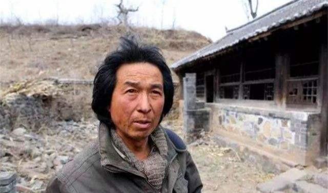 北大学霸94年携妻子隐居深山27年,花光350万后为何重回城市?