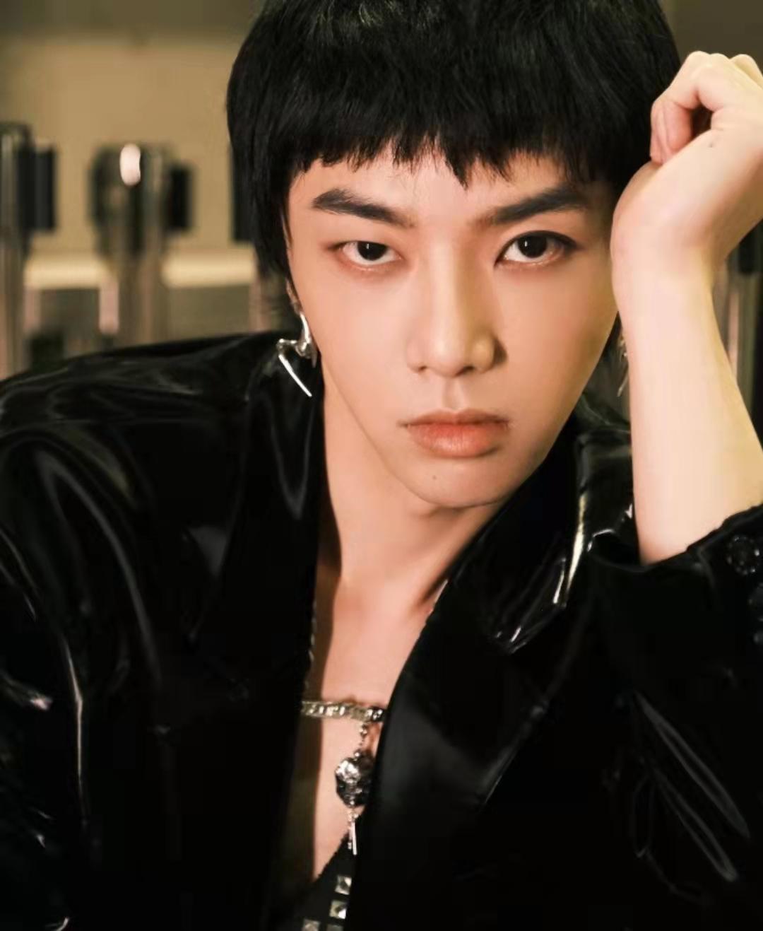 隐婚|?娱乐圈再曝大瓜,一线男演员隐婚生二胎,给女方另买豪宅没有同居!