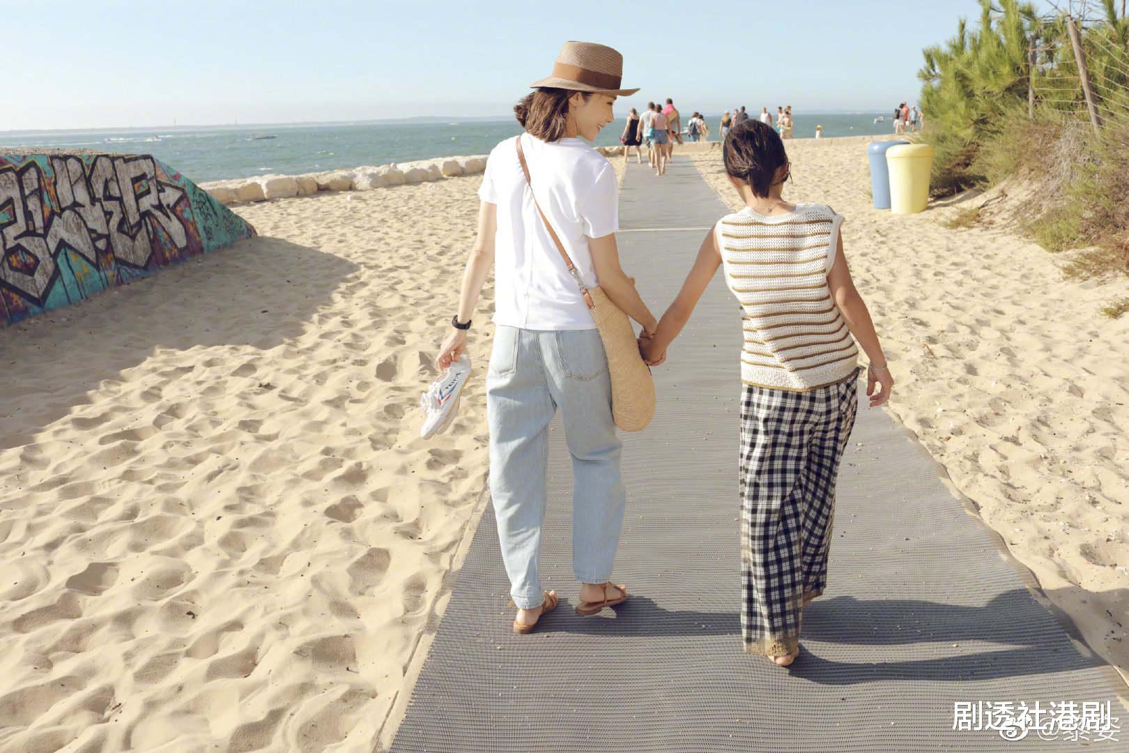 黎姿|突发!TVB前当家花旦坐轮椅现身开会,疑似受严重脚伤惹人忧