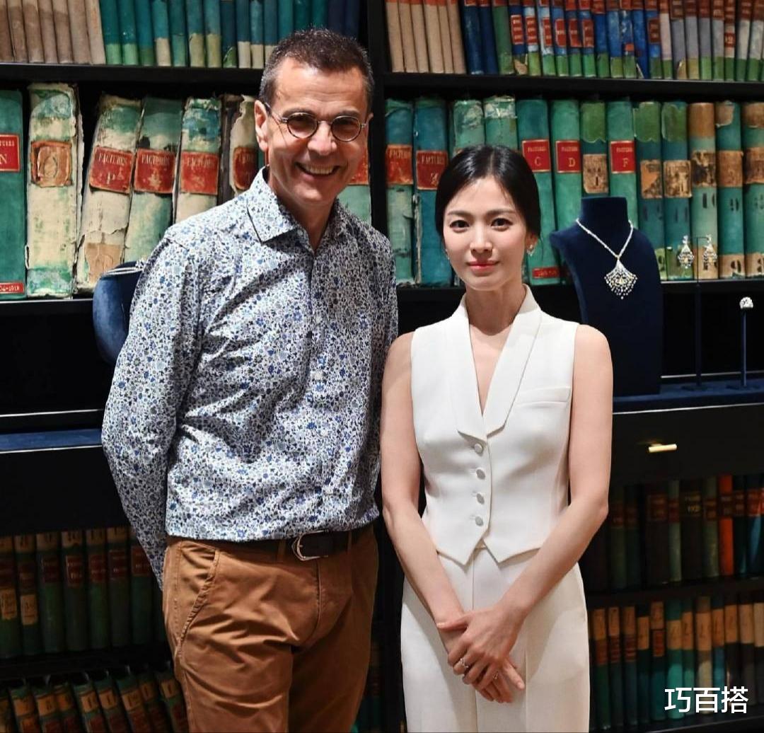 状态回温后的宋慧乔太美了！工作装、私服在线，一点也不像40岁