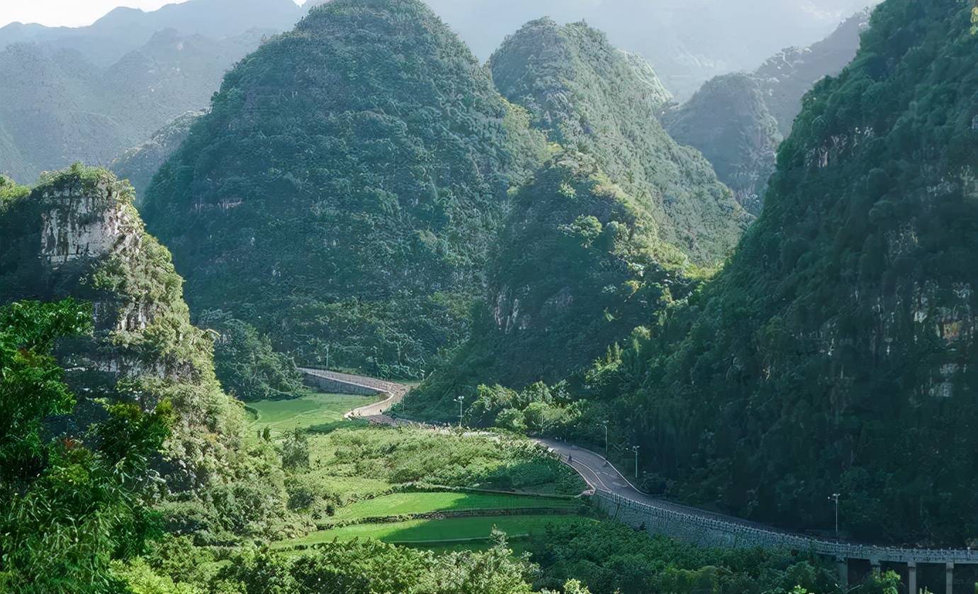 梯田|在最美的春天里，用一场滇东南春色之旅，开启你一年的好运！